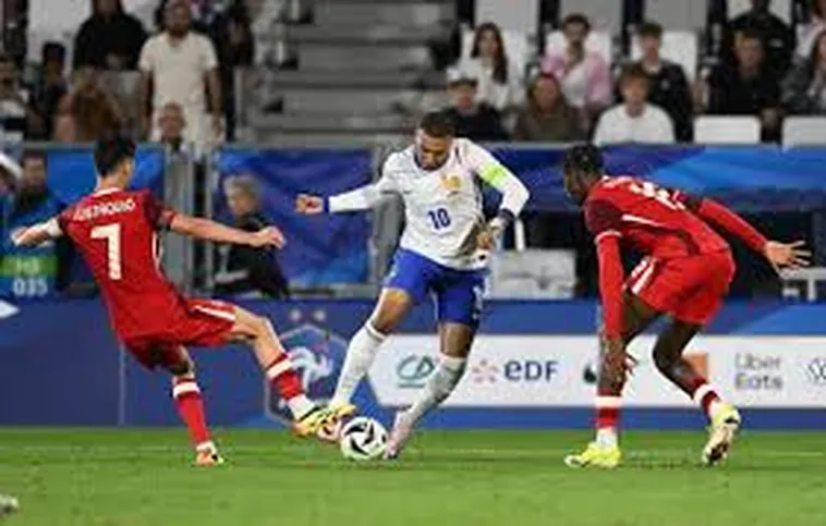 Bắt Đầu Và Bắt Đầu Lại Trận Đấu Bóng Đá Theo Luật Chuẩn Của FIFA